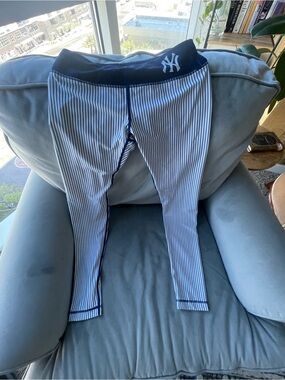 NY Logo Navy & White Pinstripe women Leggings